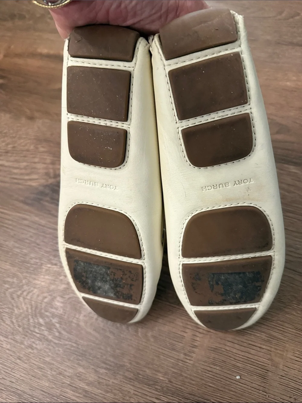 Tory Burch Cream Perforated Leather Driving Loafers with Gold Logo Size 7